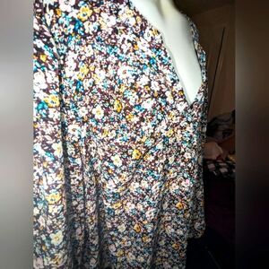 Torrid 2x floral v-neck blouse